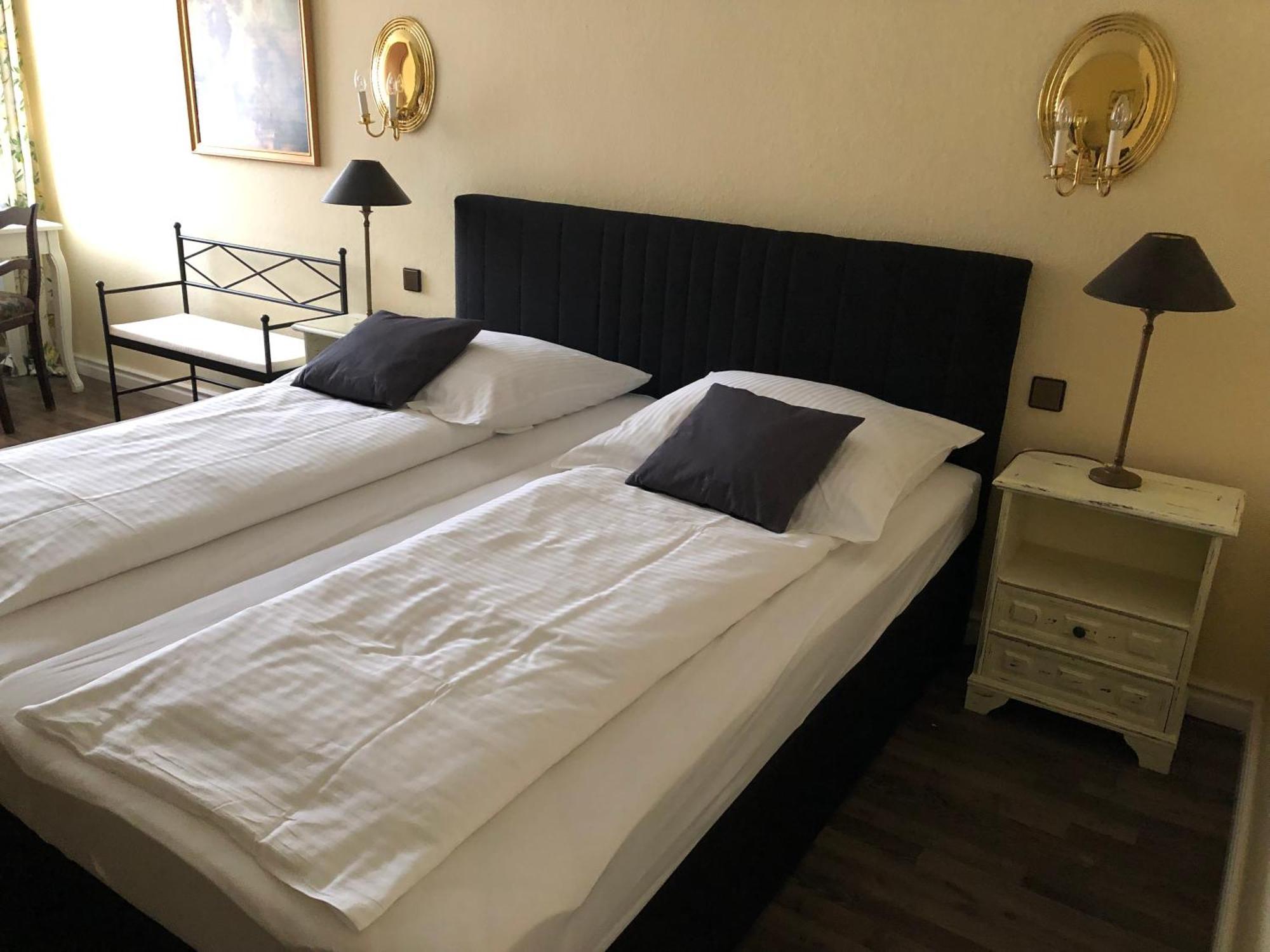 Schoekel'S Hotel Und Restaurant Elze ภายนอก รูปภาพ